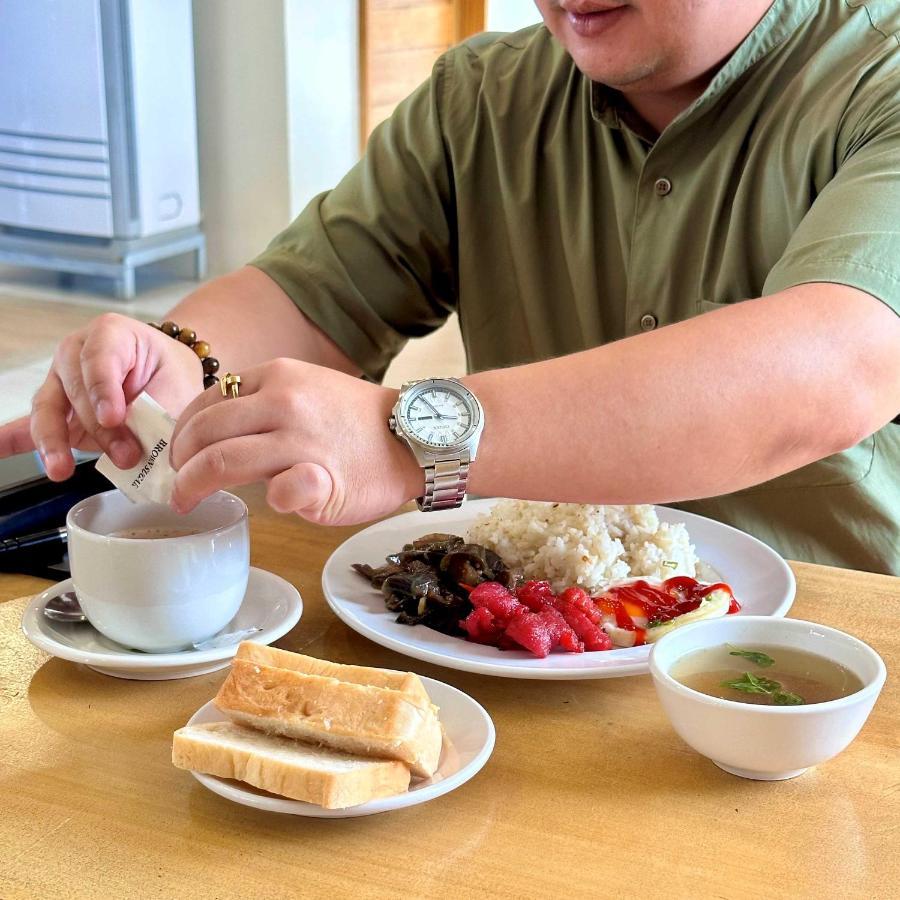 Travelbee Airport Inn 막탄 외부 사진