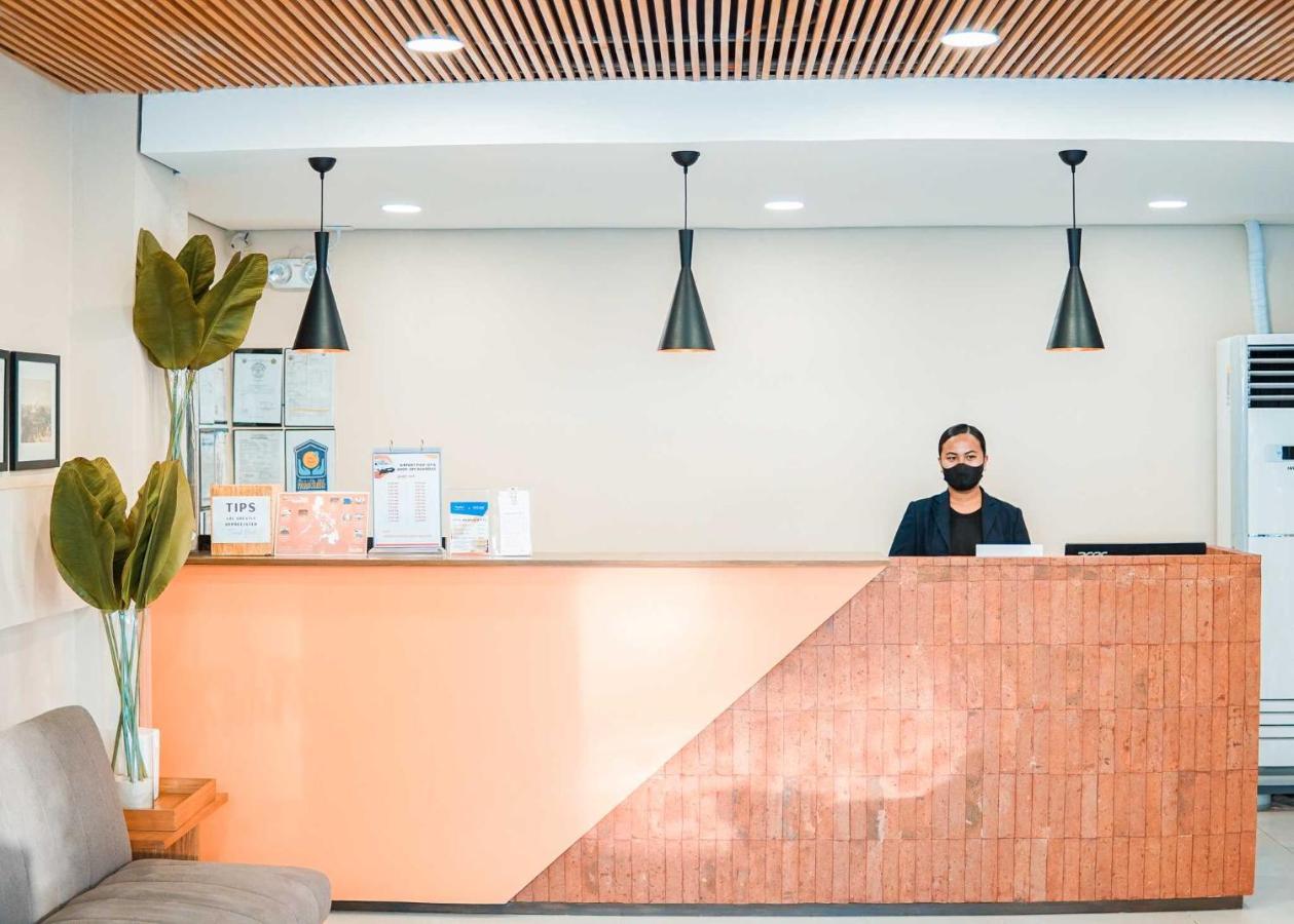 Travelbee Airport Inn 막탄 외부 사진