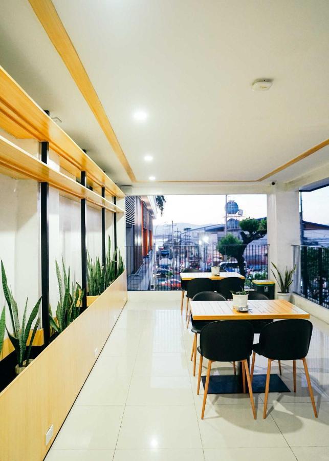 Travelbee Airport Inn 막탄 외부 사진