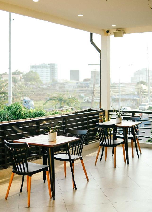 Travelbee Airport Inn 막탄 외부 사진
