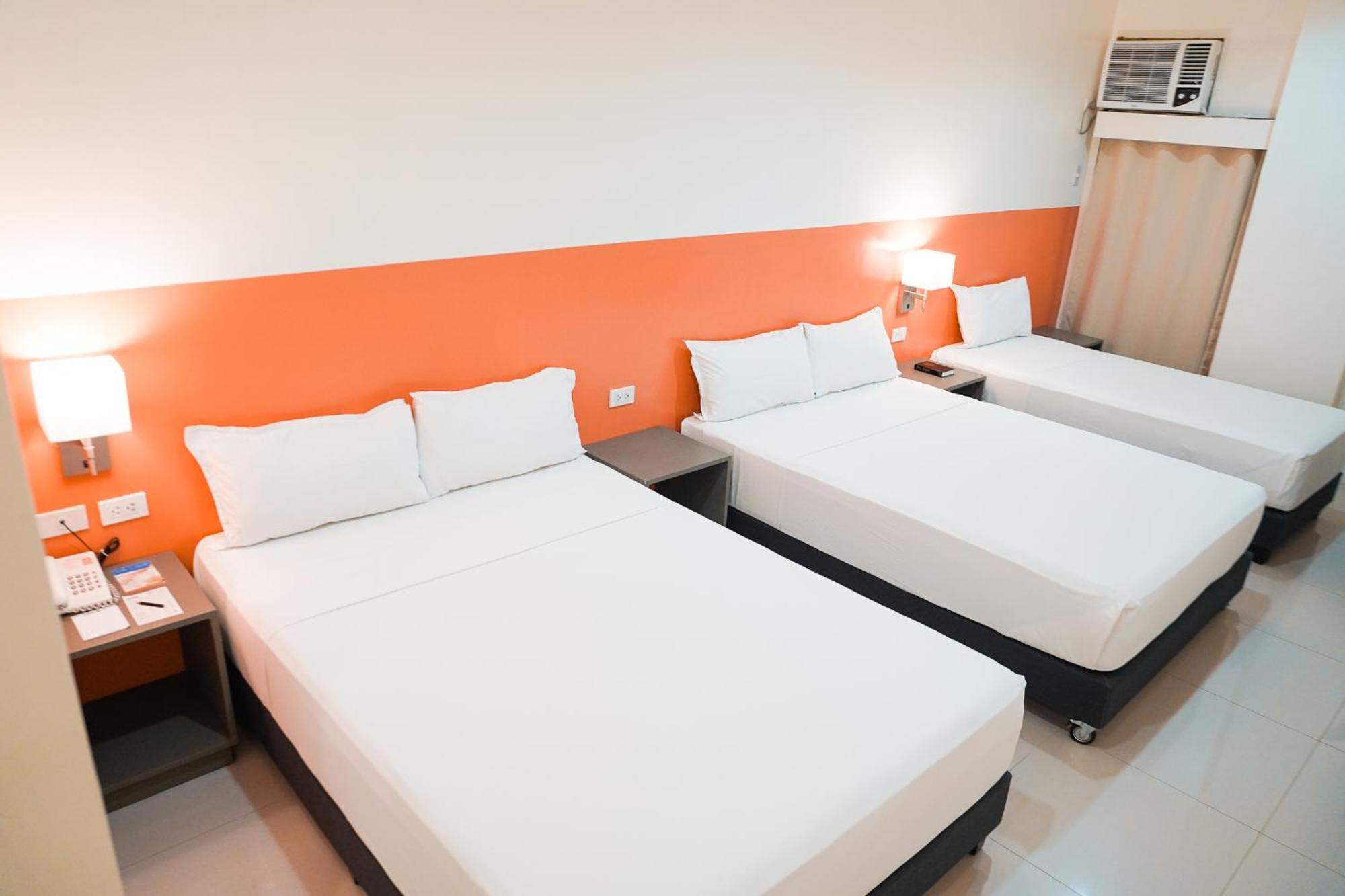 Travelbee Airport Inn 막탄 외부 사진