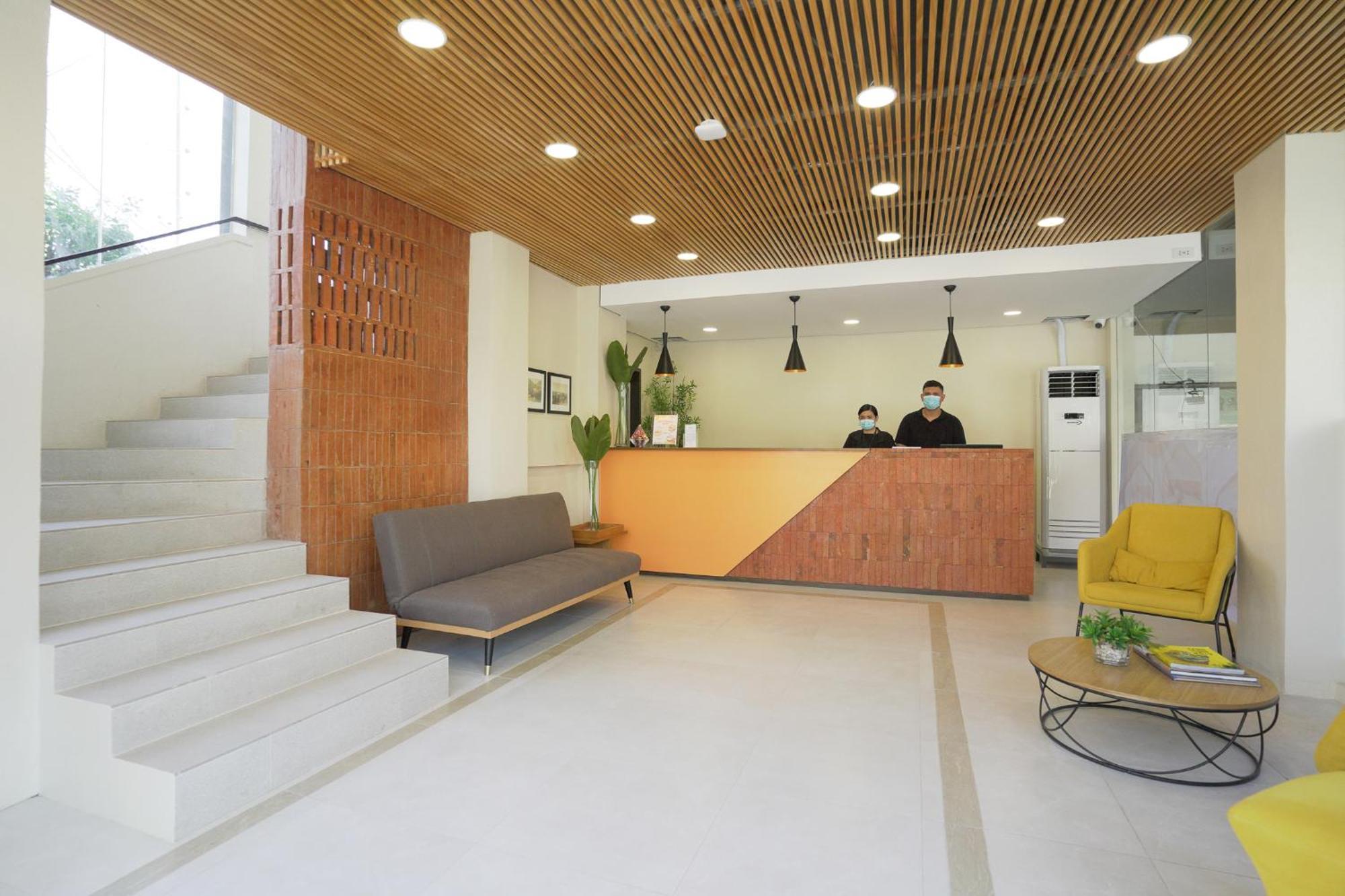 Travelbee Airport Inn 막탄 외부 사진
