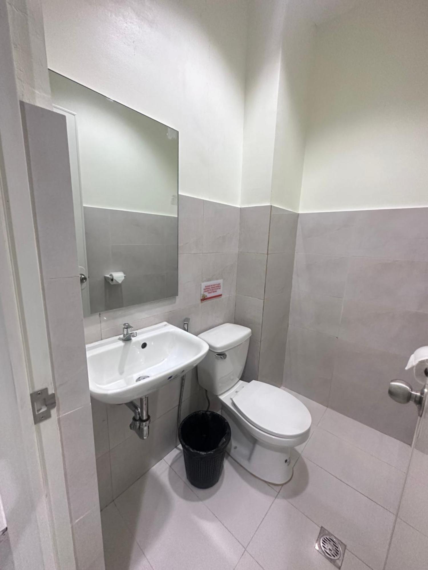 Travelbee Airport Inn 막탄 외부 사진