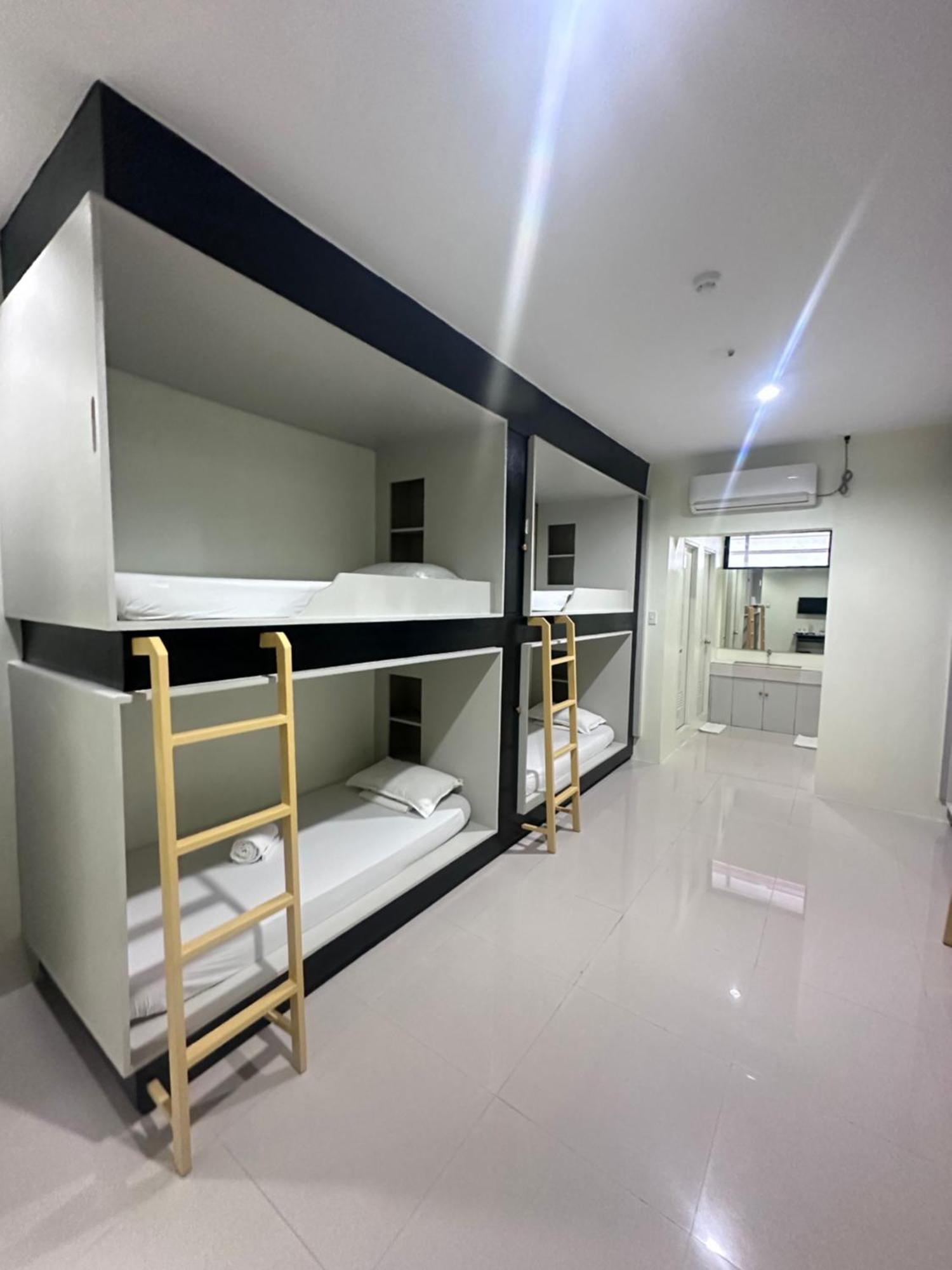 Travelbee Airport Inn 막탄 외부 사진