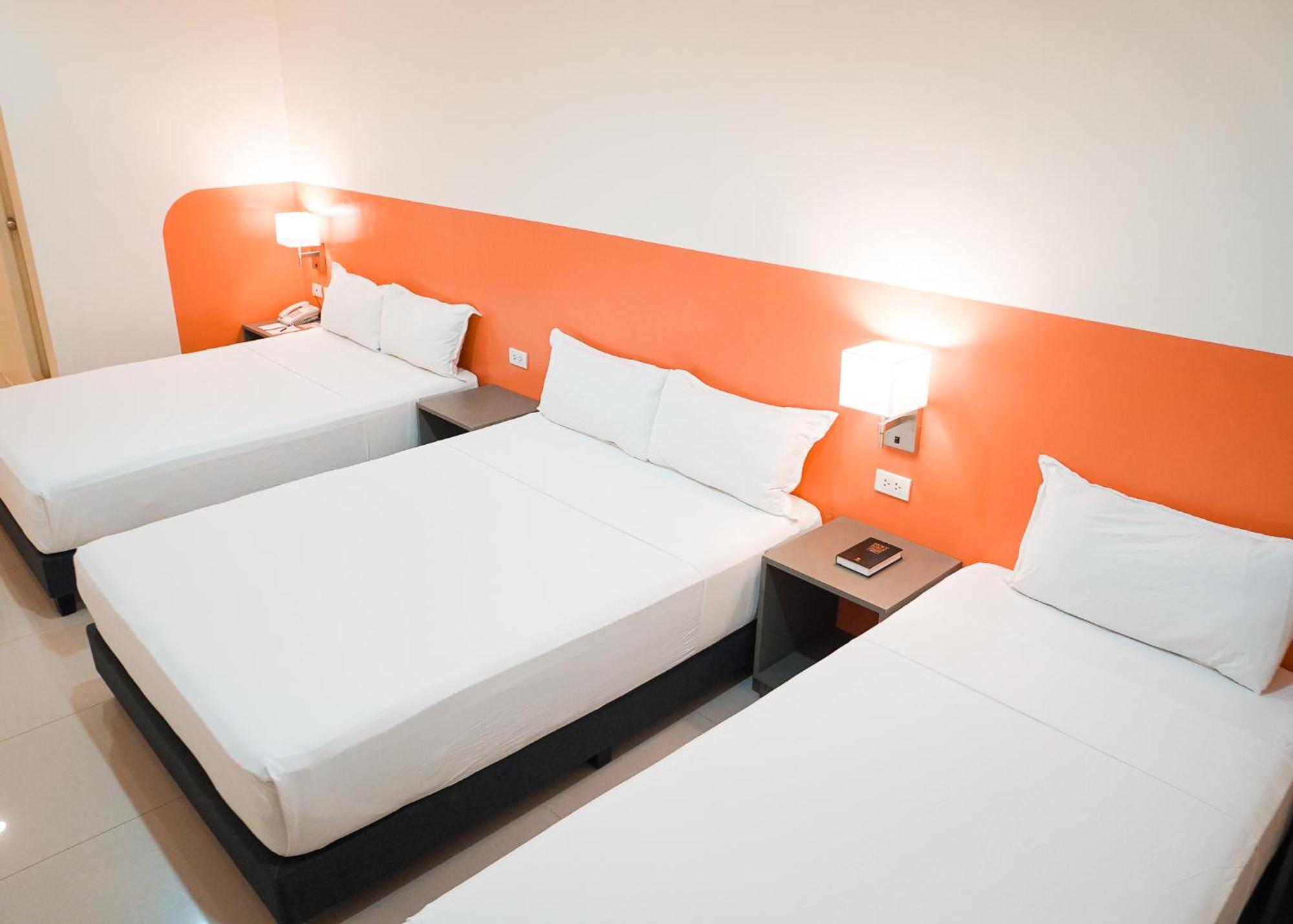 Travelbee Airport Inn 막탄 외부 사진