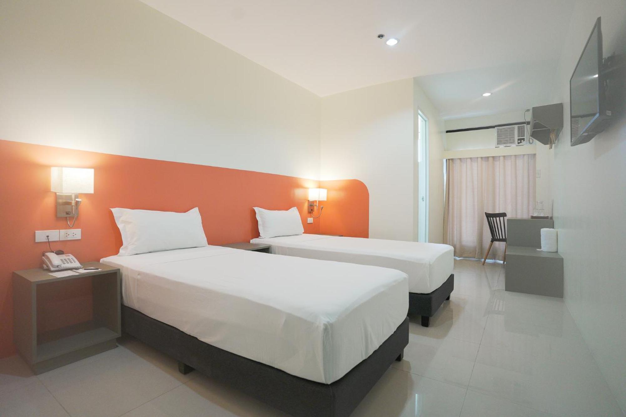 Travelbee Airport Inn 막탄 외부 사진